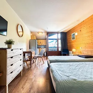 Joli Avec Vue Montagne Et Piscine Appartement